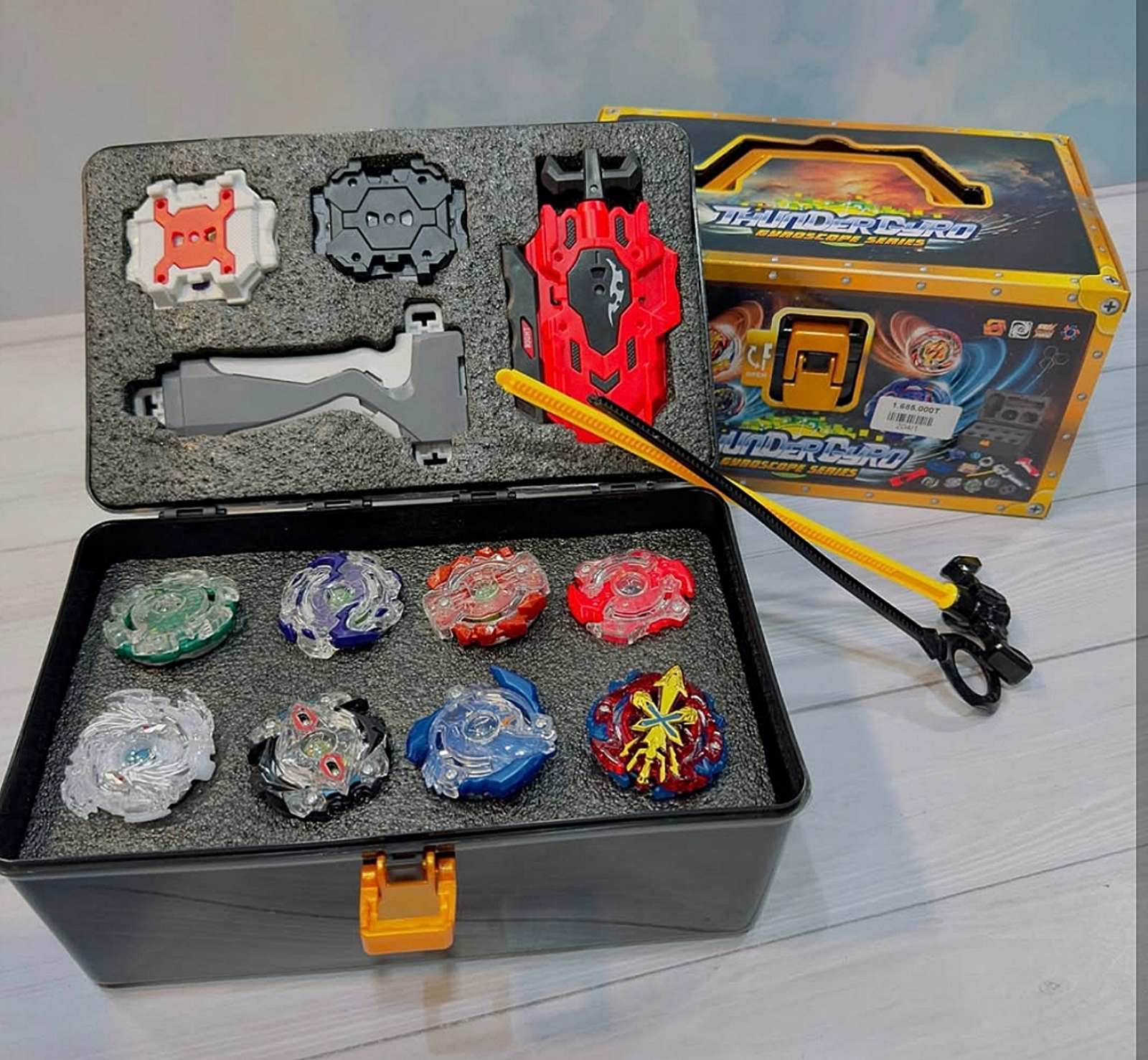 Praktičan Beyblade kofer za čuvanje i nošenje čigri