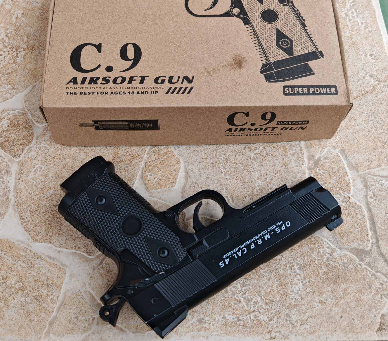 Metalni Airsoft C9 + 500 Metkića