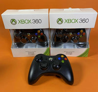 Xbox 360 kontroler u ruci gejmera tokom igranja