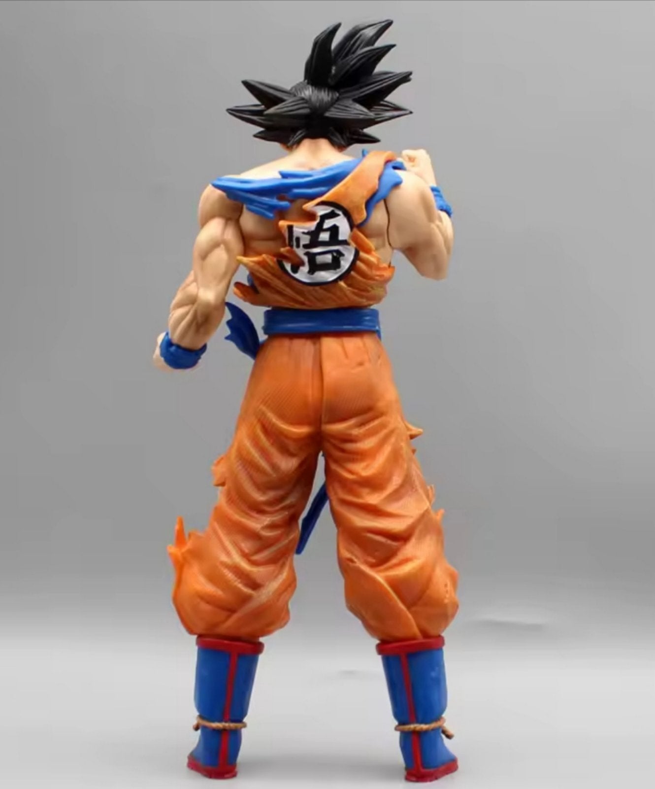 Klasična Goku figura – savršen poklon za fanove Dragon Ball-a