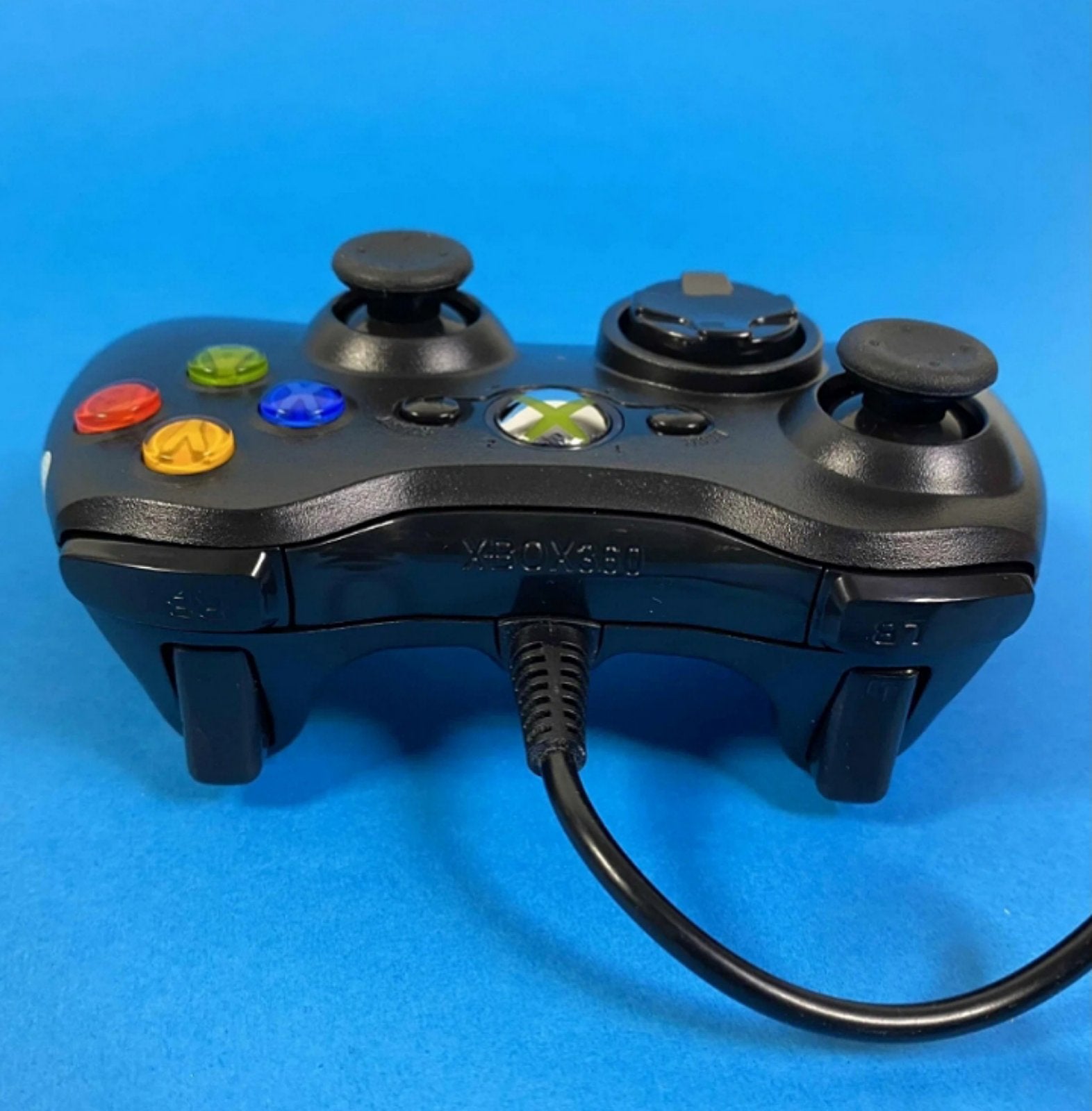 Precizni tasteri i D-pad na Xbox 360 kontroleru sa kablom