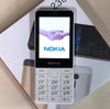 Nokia 230 u ruci – kompaktan i izdržljiv telefon
