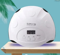 Prikaz UV LED lampe X7 Plus u salonu lepote