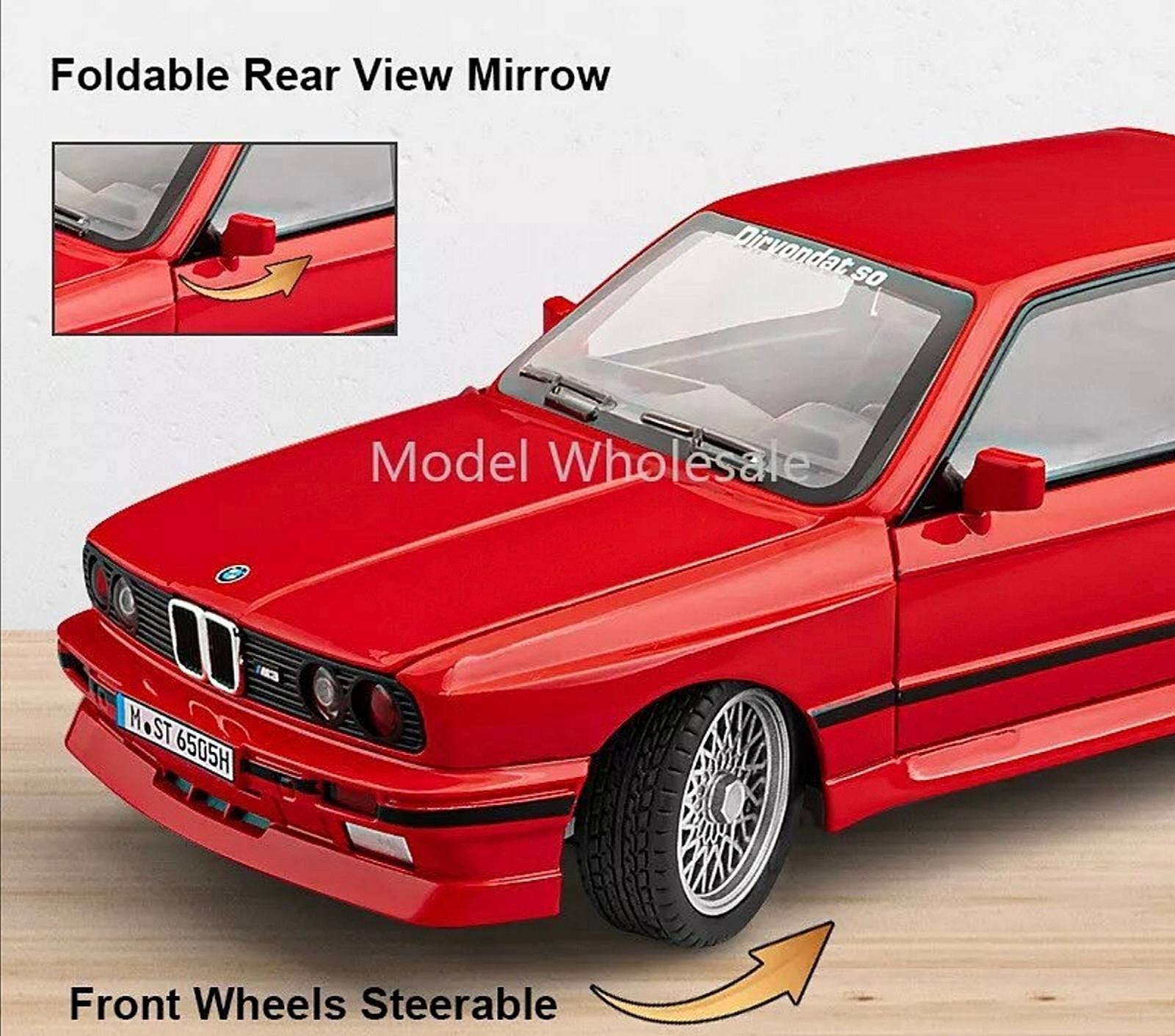 Metalni Bmw E30 M3 sa svetlecim farovima koji otvara vrata haubu i gepek