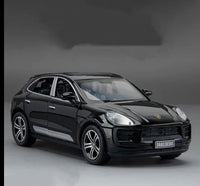 Metalni Porsche Macan T sa svetlecim farovima koji otvara vrata, gepek i haubu