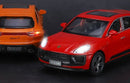 Metalni Porsche Macan T sa svetlecim farovima koji otvara vrata, gepek i haubu