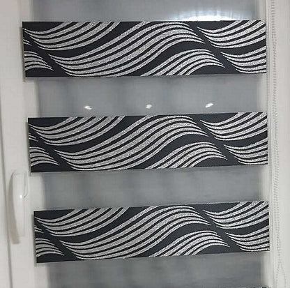 Naizmenično crne i bele trake zebra zavese